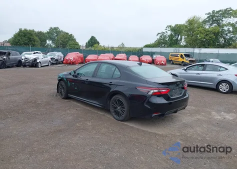 2021 Toyota Camry Se Nightshade Edition Awd z USA, uszkodzony, nr VIN 4T1G11BK0MU026544